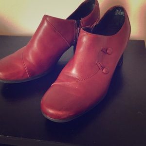 Red leather Clarks